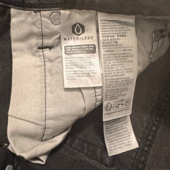 NEW Levi's Jean Shorts High Waisted 501 black denim cut off 24 NWT! - Picture 5 of 10